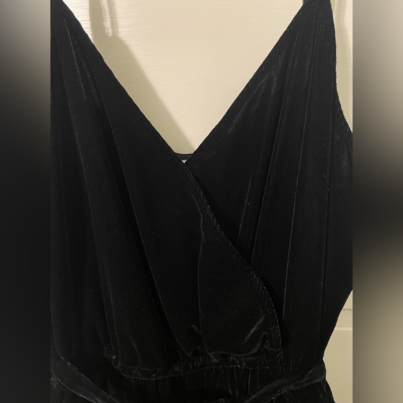 NWT Gap Black Velvet Jumpsuit - Picture 3 of 8